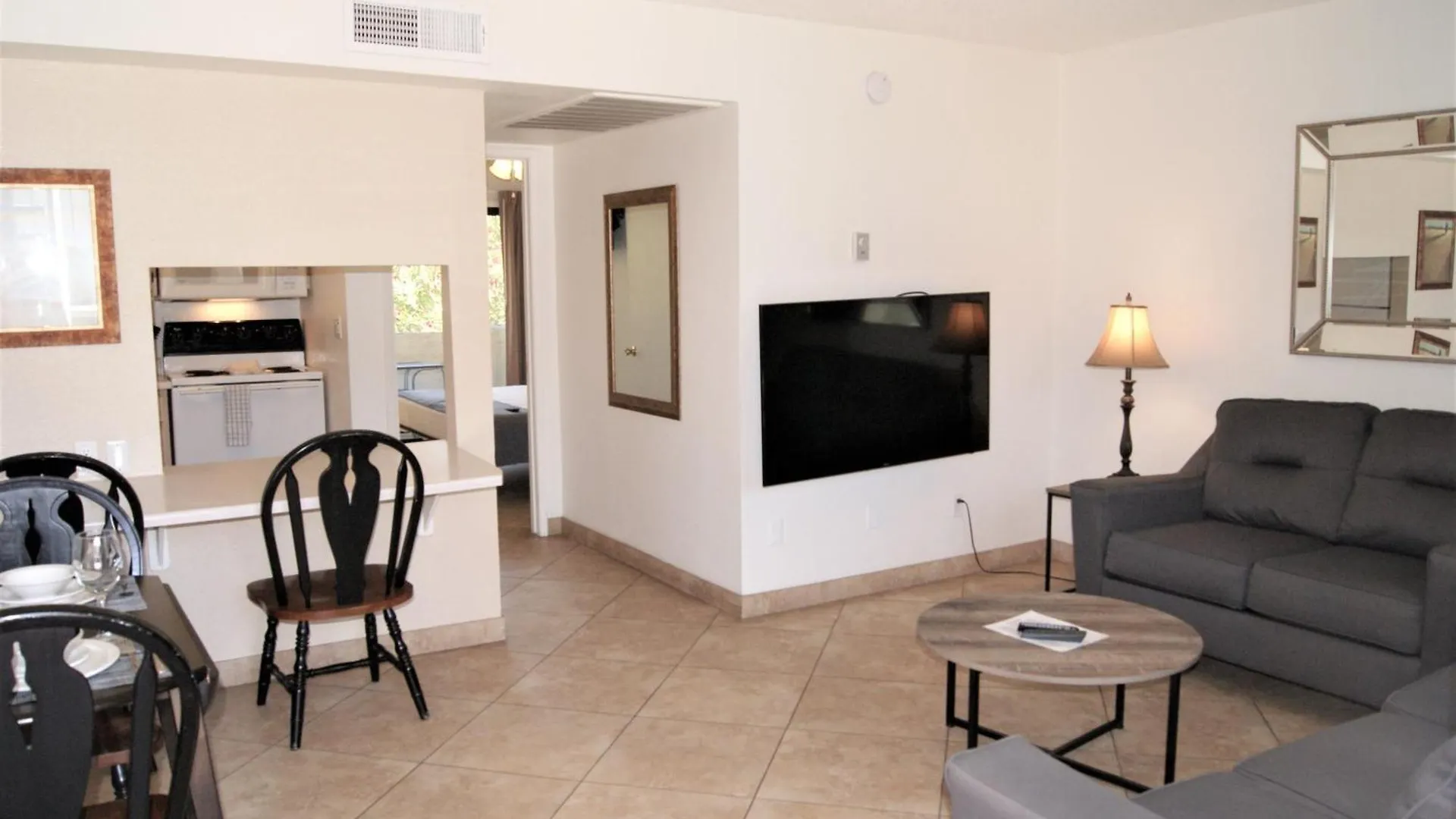 126 Fully Furnished 1Br Suite-Prime Location 스코 츠 데일 0*, 스코 츠 데일 미국